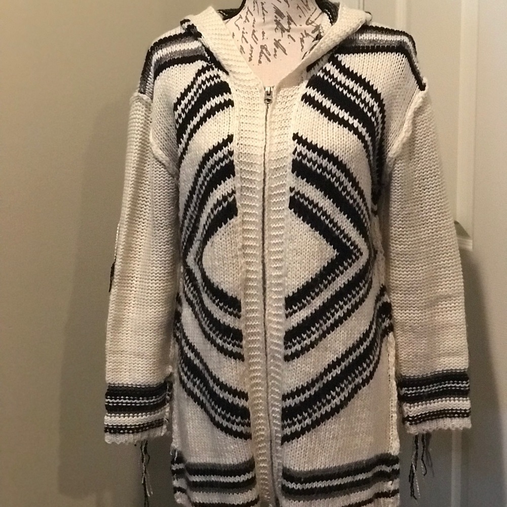 Vintage Havana Woman’s sweater cardigan. M, EUC